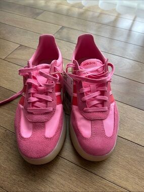 NWT adidas Women’s Pink & Coral Retro Sneakers 6.5